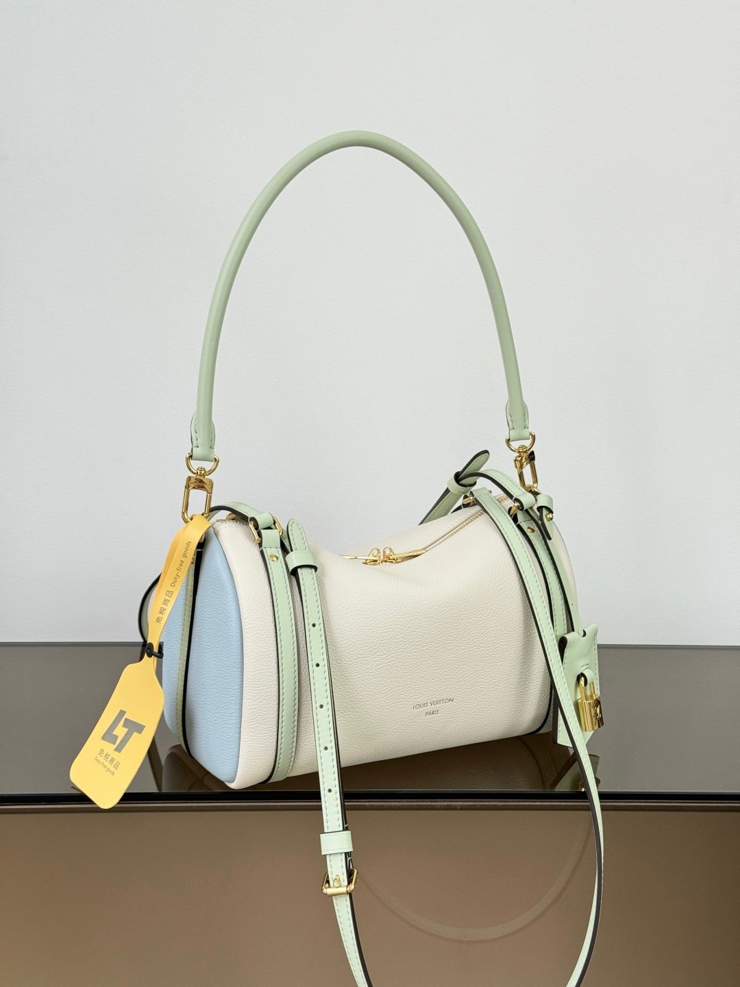 Express Small Bag M26905 | Premium Quality | Dynamic Chip