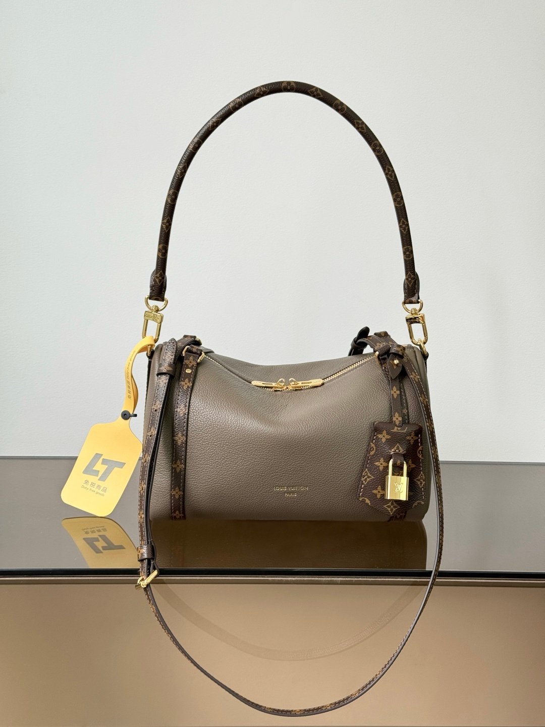 Express Small Bag M26360 | Premium Quality | Dynamic Chip