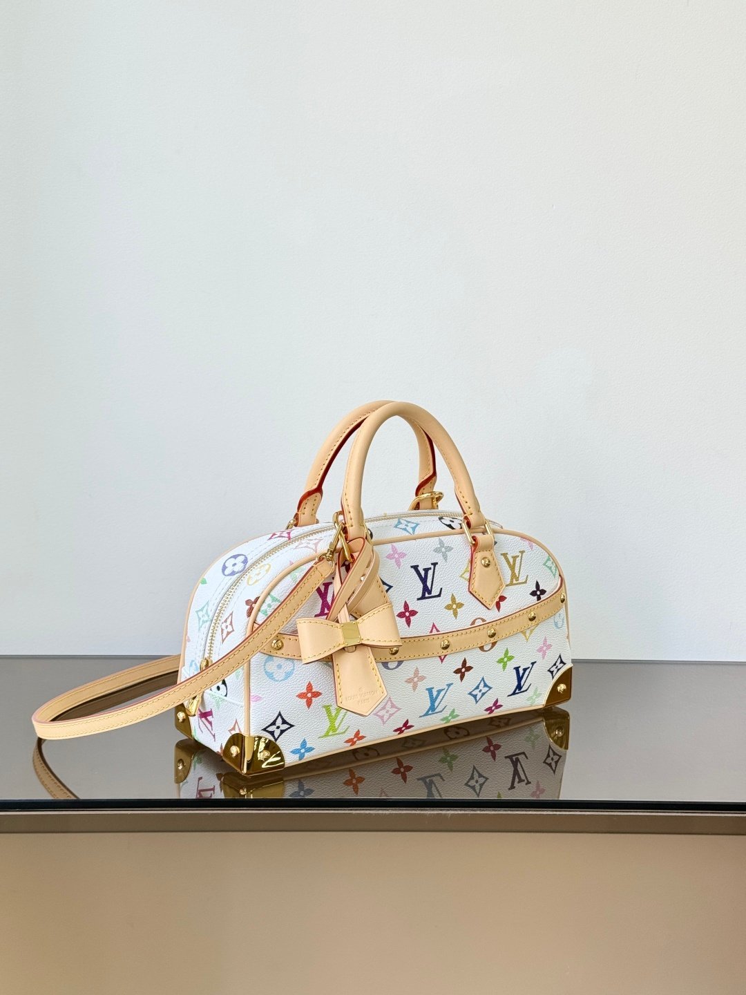 x TM Handbag East West Bag M13084 | Premium Quality | Dynamic Chip