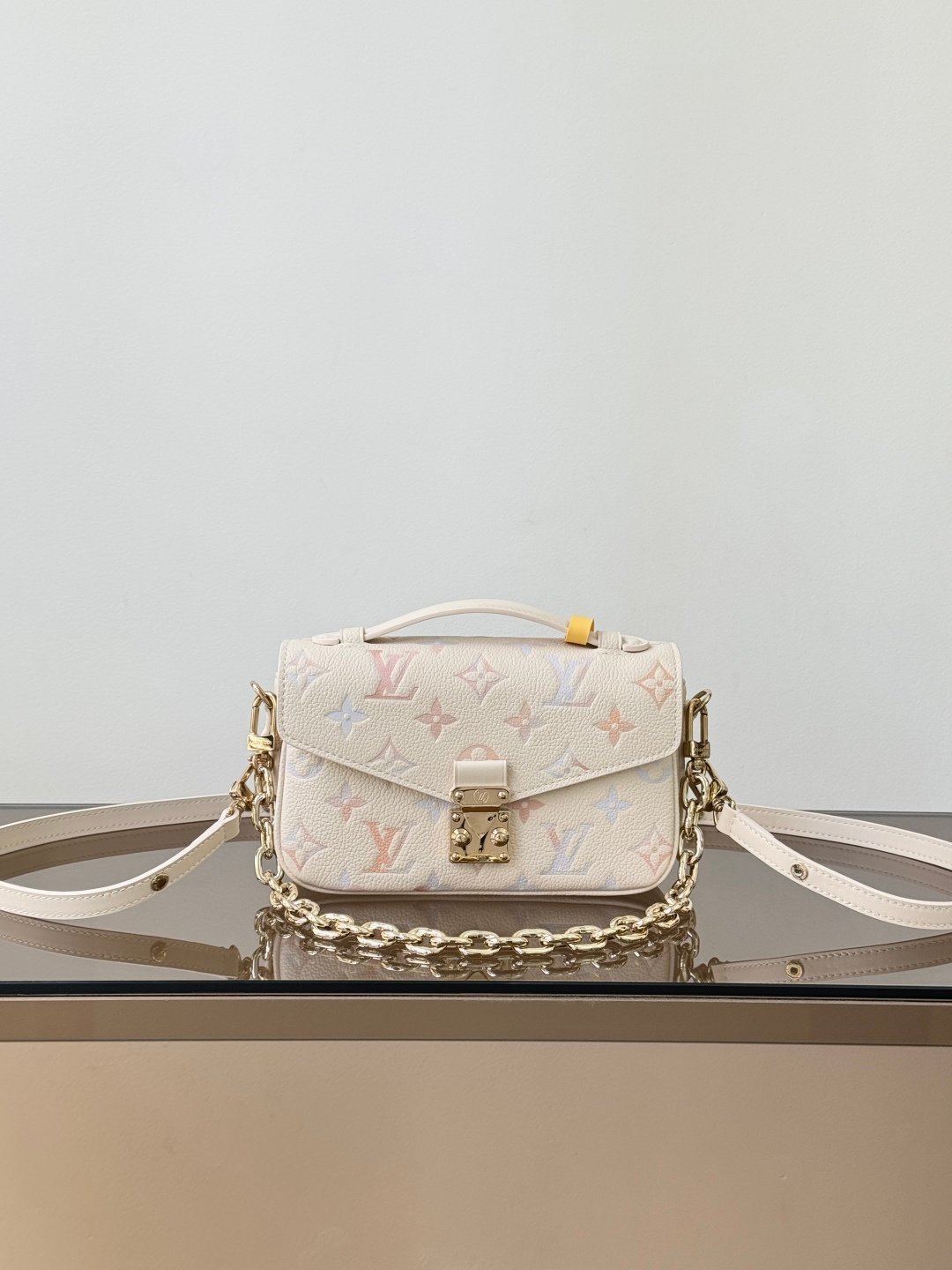 Pochette Métis East West Bag M25682 | Premium Quality | Dynamic Chip