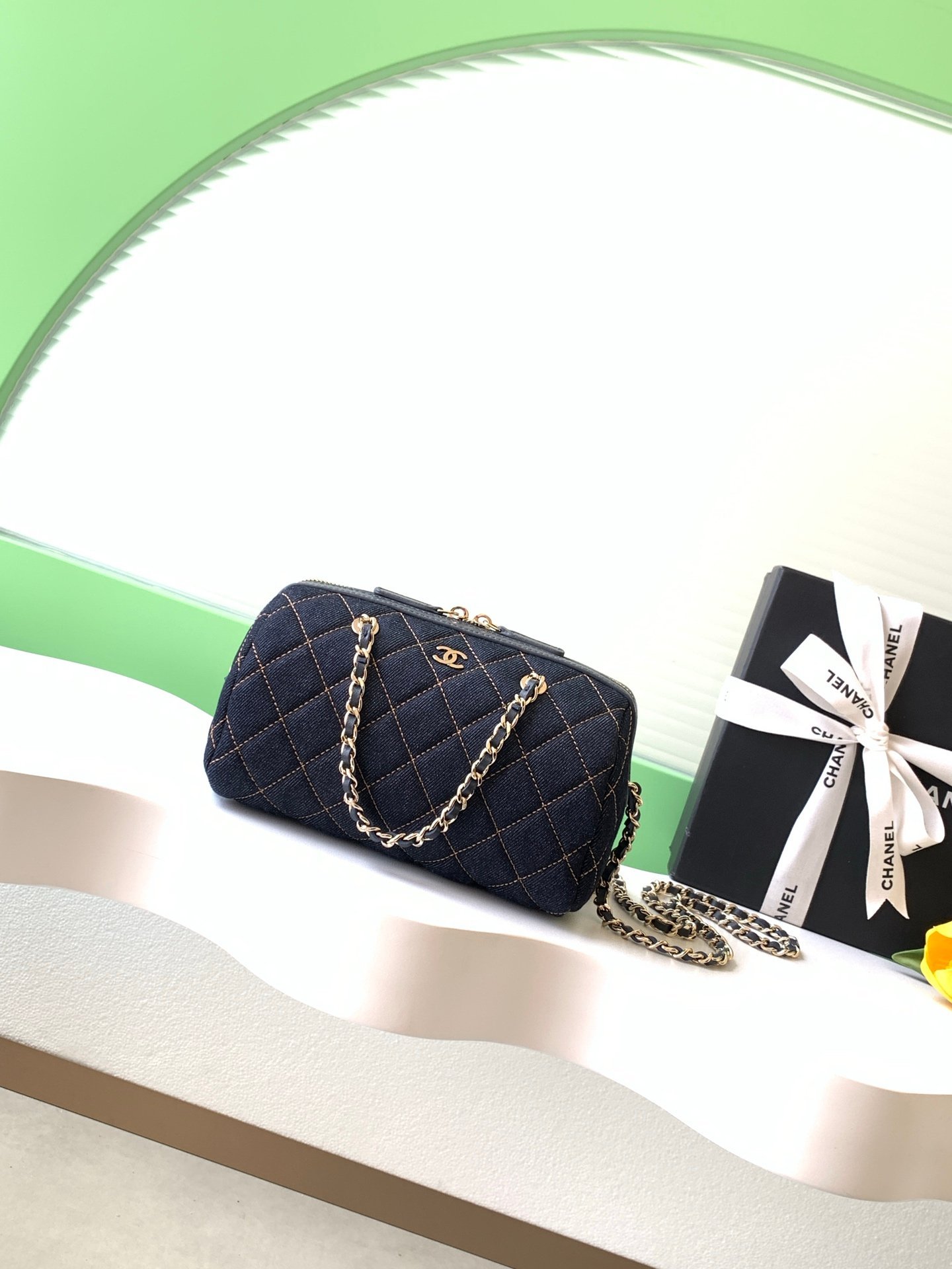 26P Denim Pillow Bag AP4986